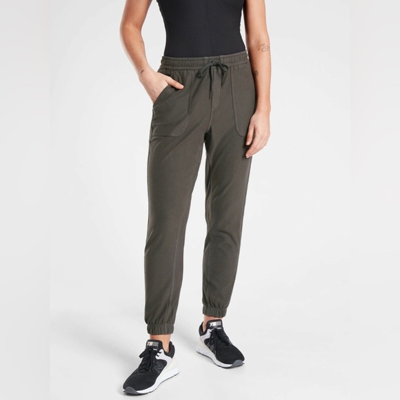 Athleta Pants & Jumpsuits Athleta Farallon Jogger High Rise In Olive Green Womens Size 8